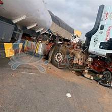 Tragedy As Trailer Loses Control, Crashes Into Crowd In Ibadan