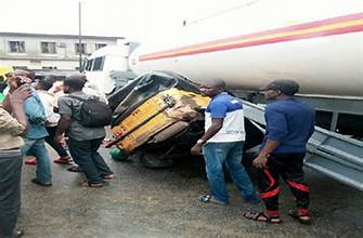 Petrol Tanker Kills Tricycle Operator In Ibadan