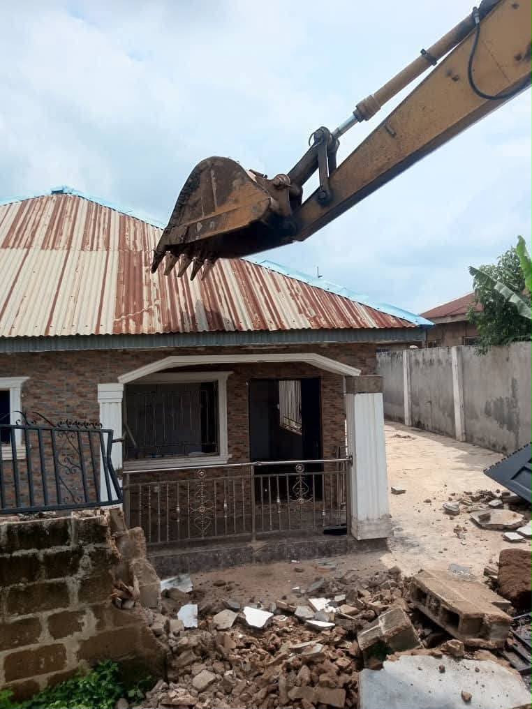Govt. Demolishes Kidnappers' Operational Building In Oyo