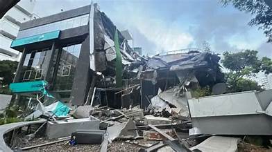 Earthquake Brings Down High Towers In Venezuela