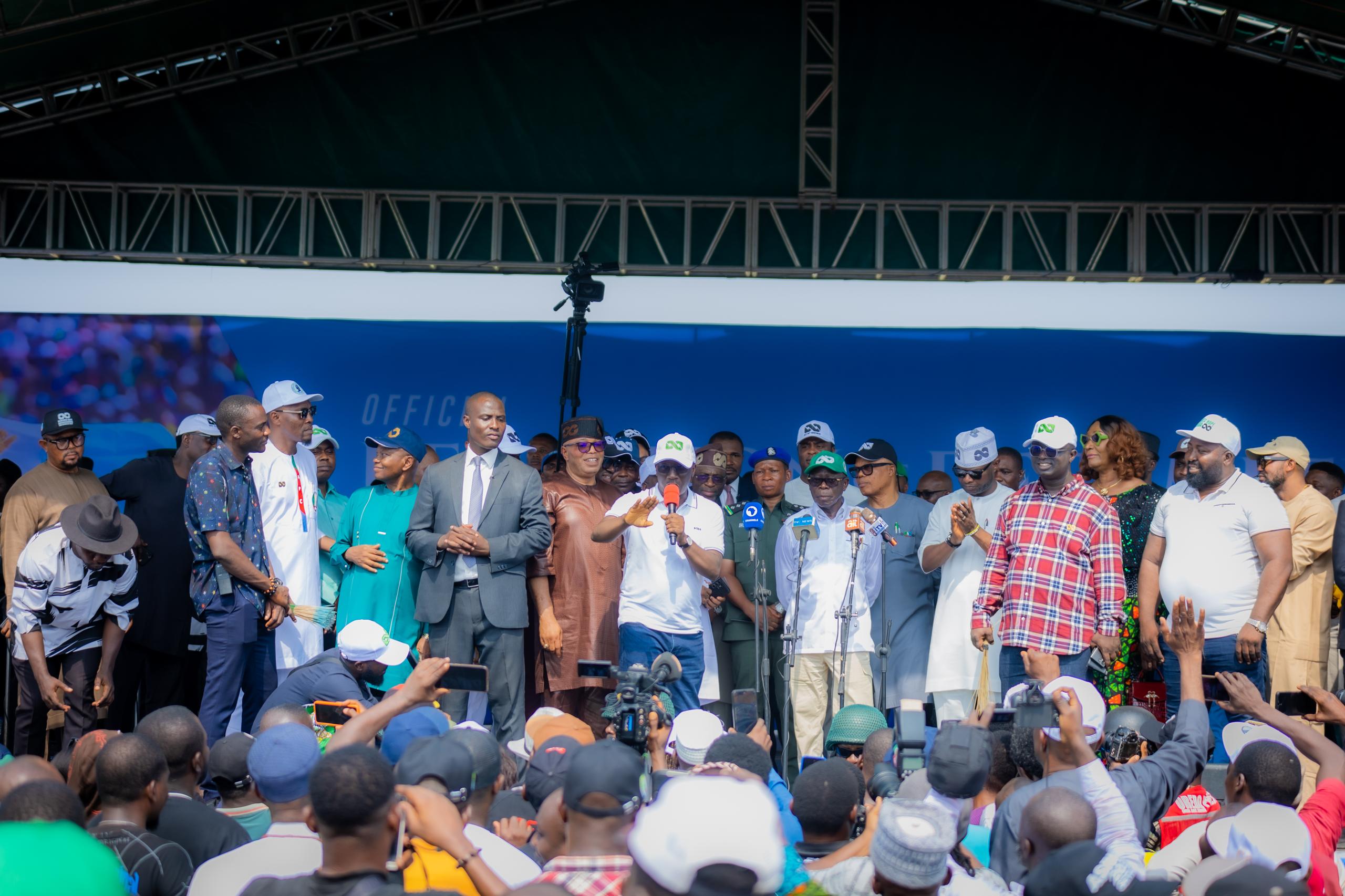 Okpebholo, Oshiomhole Receive ADC, PDP Defectors