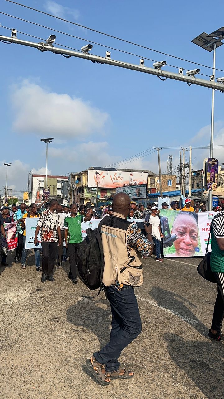 Breaking: Teachers On Solidarity Protest In Lagos