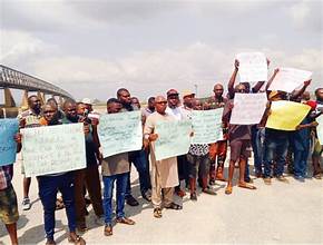 Sand Miners, Tipper Drivers On Rampage in Anambra Over Harrassment